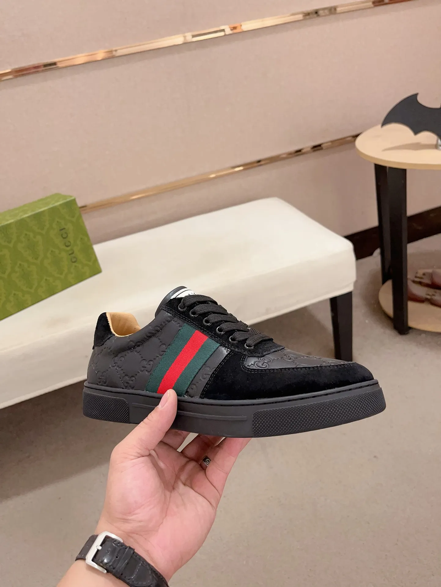 Men's clothing and shoes💰:440💰 (GUCCI) The latest model from the official website 🎁🎁Casual and fashionable men's shoes👟, hot style 💥The version is simple and elegant, exclusive for trendy men. Unique official website latest brand elements 👑Gucci original decoration, fashionable and generous, the fabric is original cowhide ✅sheepskin lining, the official website specifies wear-resistant casual outsole, the classic model is taken in kind at the counter🎬38-44 (45 is not returned or exchanged)